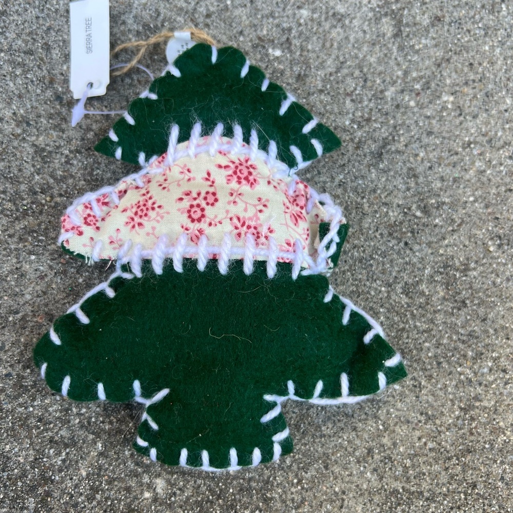 Green Felt Christmas Tree Ornament new with tags - Picture 2 of 12